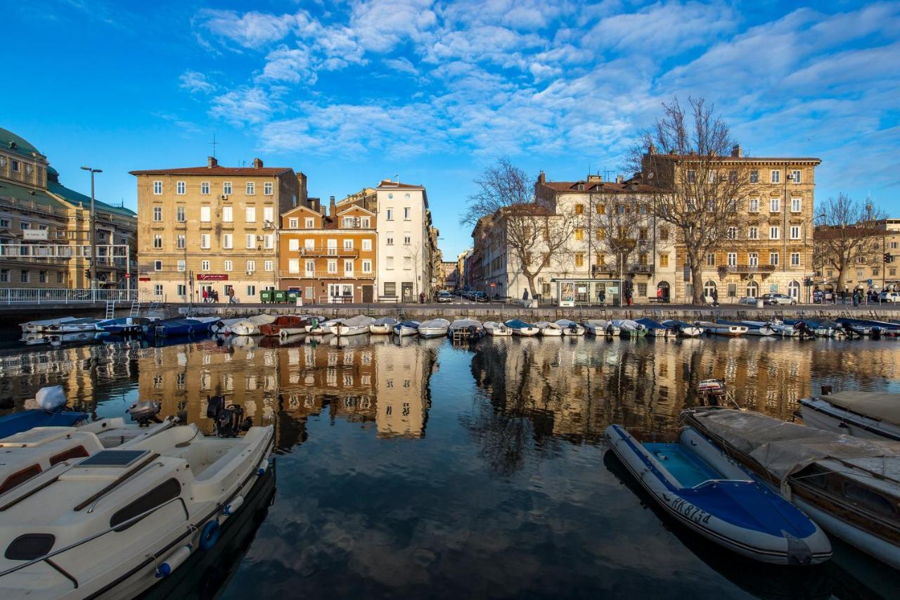 Deluxe Ploech Hotell Rijeka Eksteriør bilde