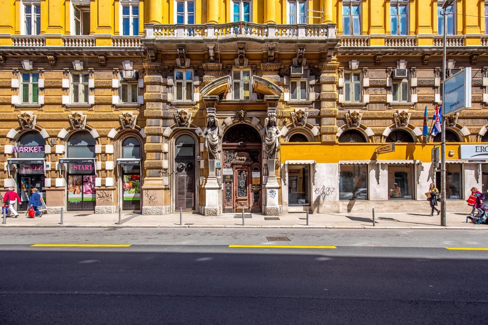 Deluxe Ploech Hotell Rijeka Eksteriør bilde